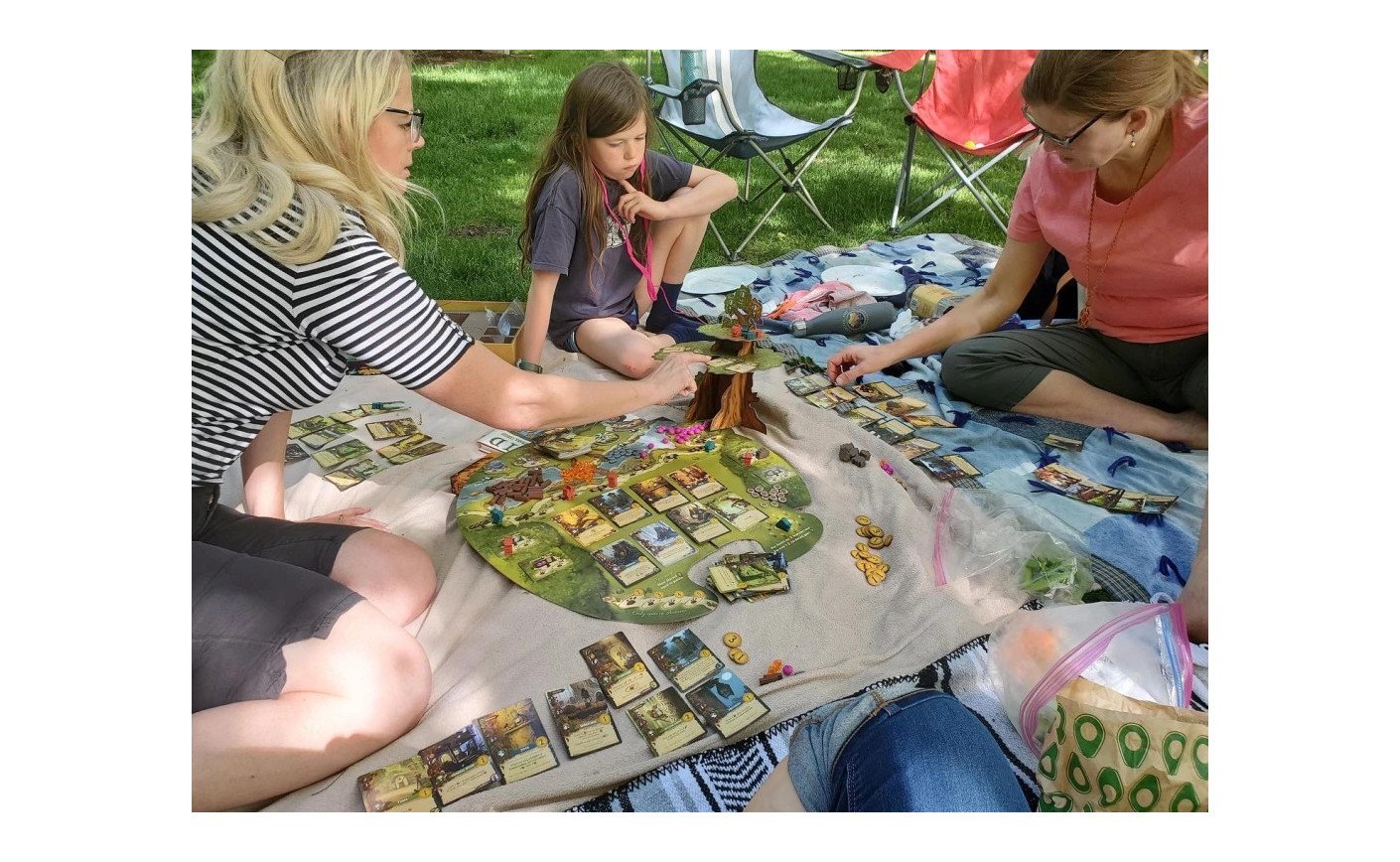 Board games for summer - what to take to nature or on a trip?